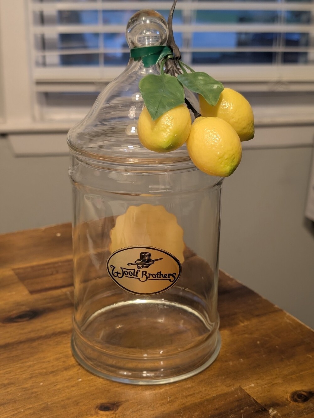 Vintage Apothecary Jar With Plastic Fruit Lemons - Picture 7 of 7